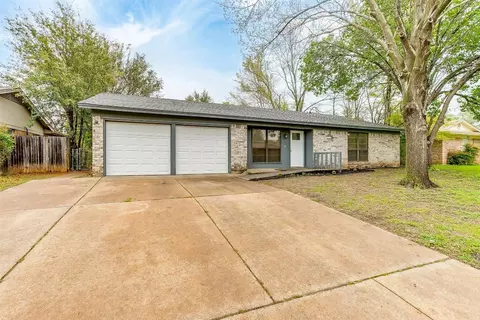 809 Chaparral Ln, Arlington, TX 76012