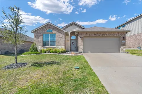 Exterior - 1106 Pacifica Trl, Cleburne, TX 76033 photo 3 of 8