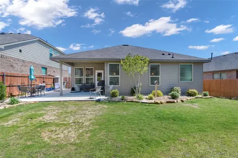 Exterior - 1106 Pacifica Trl, Cleburne, TX 76033 photo 6 of 8