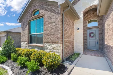 Exterior - 1106 Pacifica Trl, Cleburne, TX 76033 photo 2 of 8