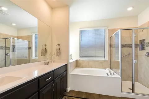 Bath - 1106 Pacifica Trl, Cleburne, TX 76033 photo 2 of 3