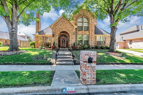 3205 Ashland Dr, Bedford, TX 76021