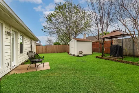 Exterior - 14160 Snaffle Bit Trl, Haslet, TX 76052 photo 4 of 5