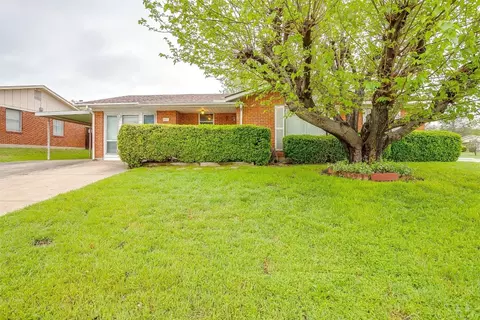 4800 Bellcrest Ct, Fort Worth, TX 76135