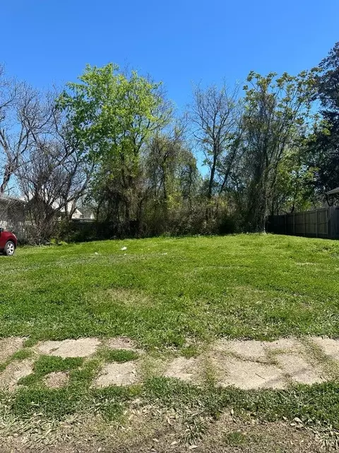 1903 King St, Greenville, TX 75401