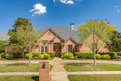6211 Kenshire Dr, Colleyville, TX 76034