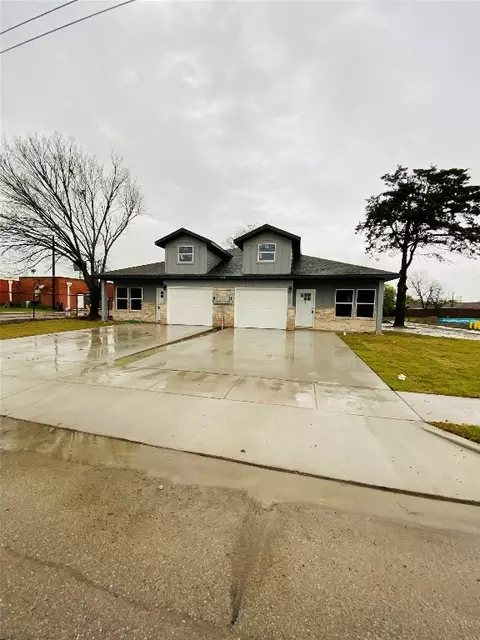 3120 St John St, Greenville, TX 75401
