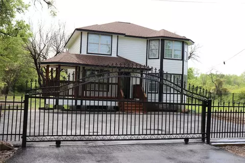 5720 Hiawatha St, Dallas, TX 75212