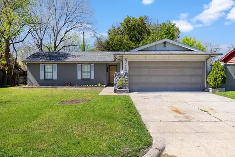 6712 Plantation Rd, Forest Hill, TX 76140