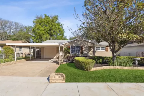 4621 Quails Ln, Fort Worth, TX 76119