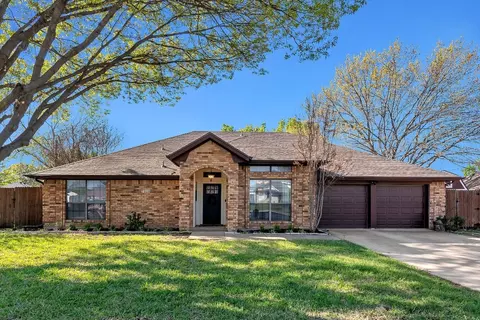 7020 Sao Paulo Ct, North Richland Hills, TX 76180