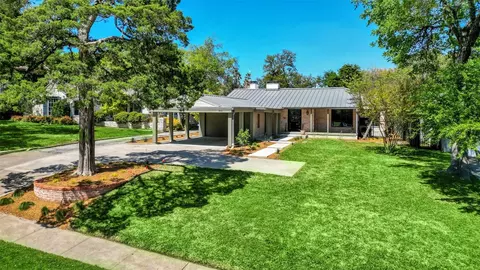 433 W Colorado Blvd, Dallas, TX 75208