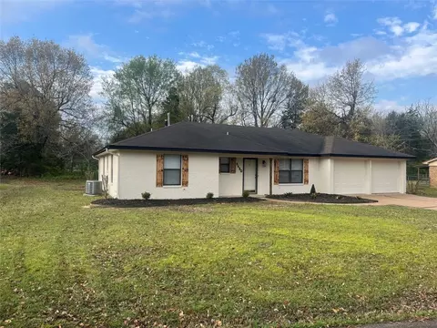 6480 Inwood Dr, Reno, TX 75462