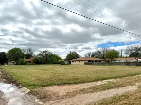 700 N 3rd St, Haskell, TX 79521 photo 2