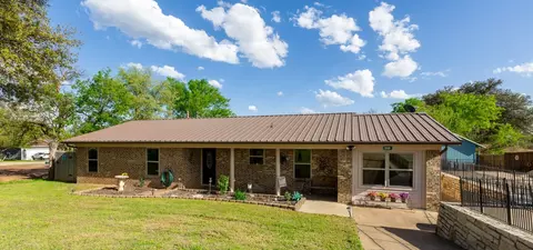305 E Moore St, Granbury, TX 76048