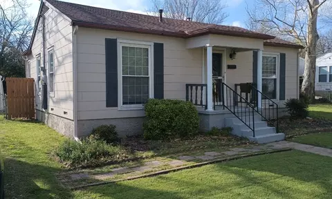 1707 Keneipp Rd, Carrollton, TX 75006
