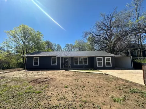408 E Chestnut St, Denison, TX 75021 photo 2