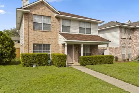 162 Hunter Dr, Cedar Hill, TX 75104