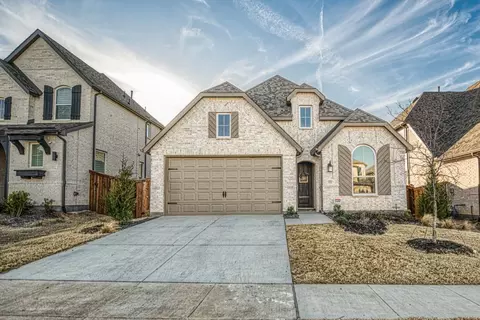 4725 Honeysuckle Ct, Aubrey, TX 76227