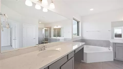 Bath - 1608 Dropseed Dr, Celina, TX 75009 photo 1 of 4