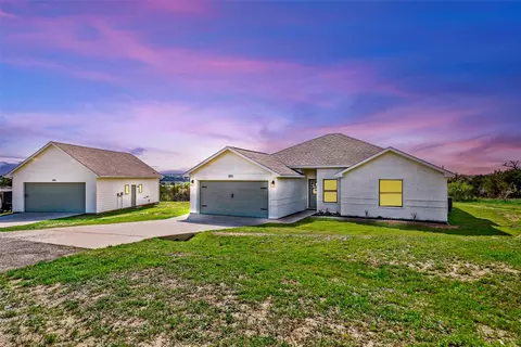 2901 Steepleridge Cir, Granbury, TX 76048