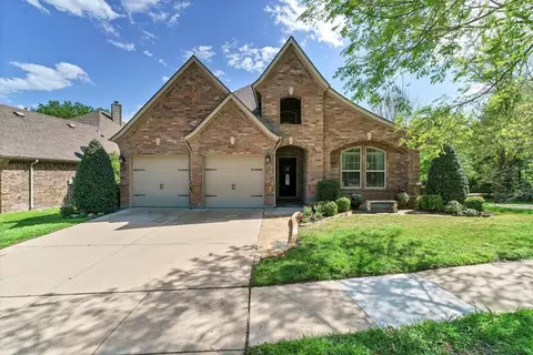 9941 Rolling Hills Dr, Fort Worth, TX 76126
