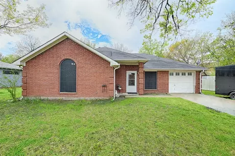 208 S 6th St, Crandall, TX 75114