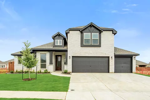 327 Chestnut Ln, Glenn Heights, TX 75154