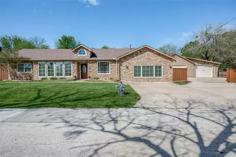 209 Julian St, Lake Dallas, TX 75065