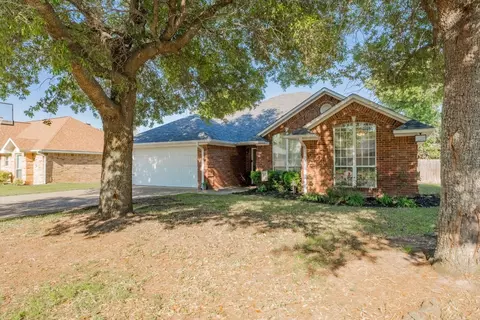 541 Pecos St, Chandler, TX 75758
