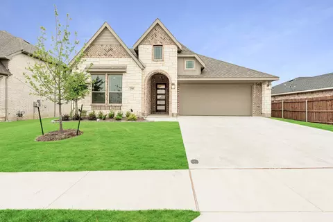 211 Comanche Trl, Alvarado, TX 76009