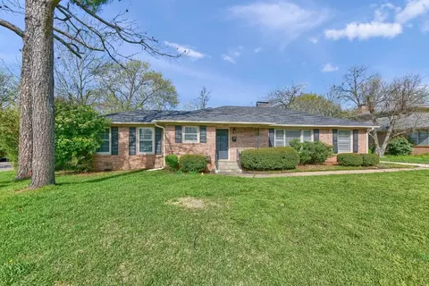 804 Brookhollow St, Sherman, TX 75092