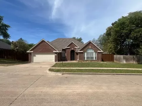 1813 Palace Dr, Grand Prairie, TX 75050