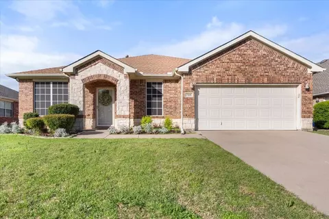 709 Fannin Ln, Mansfield, TX 76063