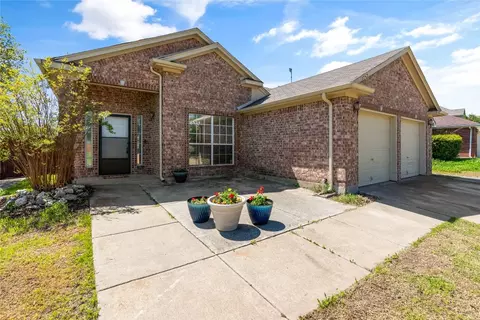 1752 Overland St, Fort Worth, TX 76131