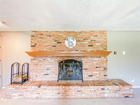 Living - 412 Ridgeway St, Clyde, TX 79510 photo 4 of 4