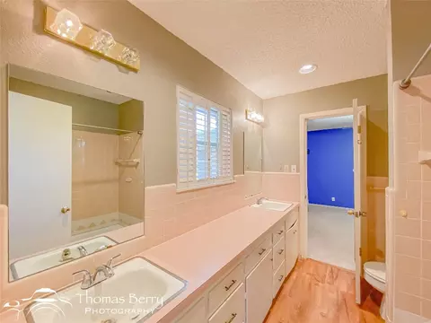 Bath - 412 Ridgeway St, Clyde, TX 79510 photo 2 of 5