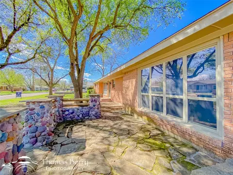 Exterior - 412 Ridgeway St, Clyde, TX 79510 photo 5 of 9