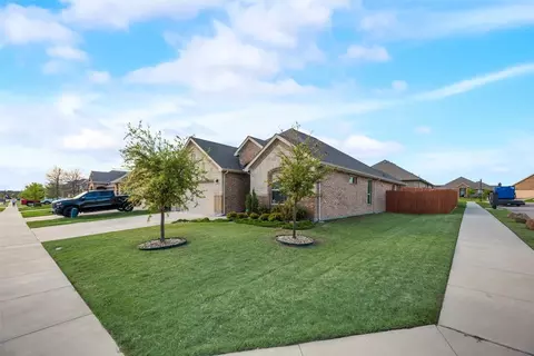 145 Wagon Mound Dr, Waxahachie, TX 75167