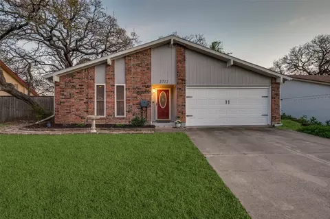 2712 Scenic Hills Dr, Bedford, TX 76021