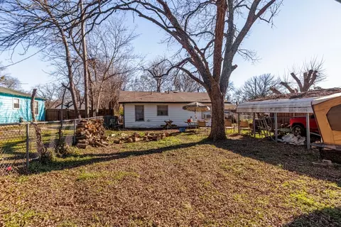 1205 E James St, Cleburne, TX 76031 photo 4