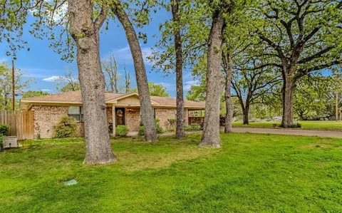 118 Independence Dr, Gun Barrel City, TX 75156