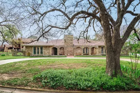 2016 Pembrooke Pl, Denton, TX 76205