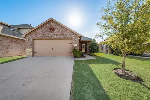 5432 Grenada Dr, Fort Worth, TX 76119