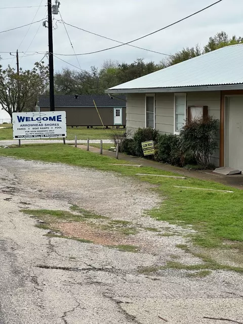 5830 Flint Dr, Granbury, TX 76048