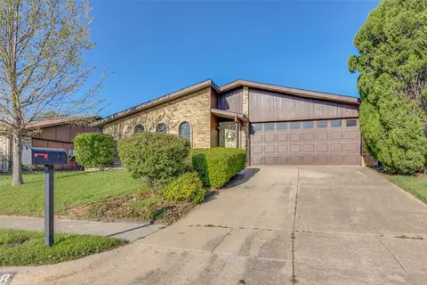 7028 Baird Dr, Fort Worth, TX 76134