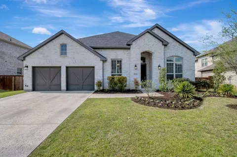 1141 Lake Hills Trl, Roanoke, TX 76262