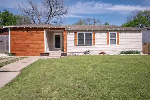 3228 Aurora St, Haltom City, TX 76117