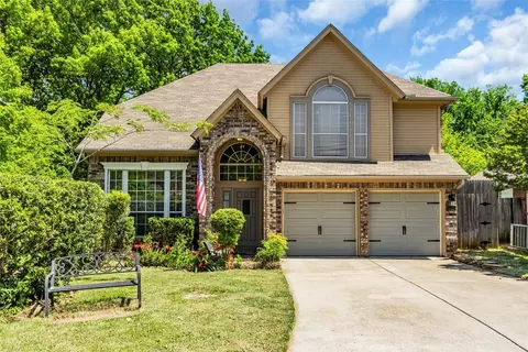 3432 Paint Brush Ln, Bedford, TX 76021