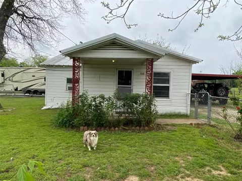 808 SE 8 12 St, Mineral Wells, TX 76067